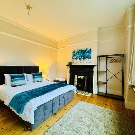 Charming Victorian Townhouse In Hackney Holiday home