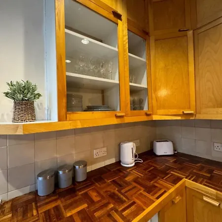 Charming Victorian Townhouse In Hackney Holiday home London