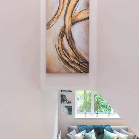 1 Bedroom House In An Affluent Part Of Apartment *