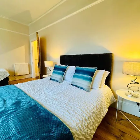 Charming Victorian Townhouse In Hackney London