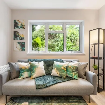 1 Bedroom House In An Affluent Part Of Apartment