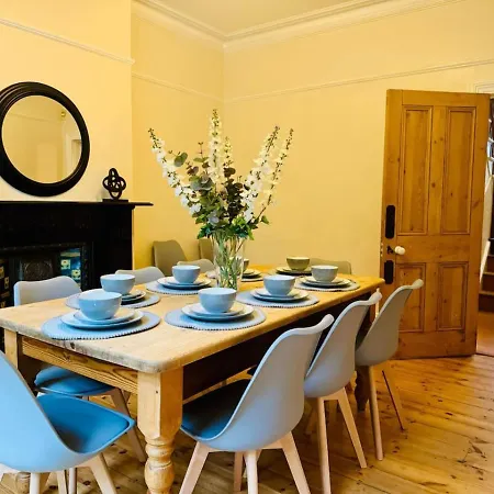 Charming Victorian Townhouse In Hackney