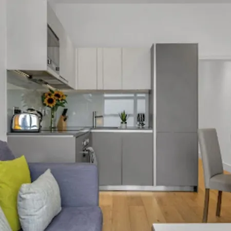 Regent's Park Serviced 2 Bedroom By Interhome *