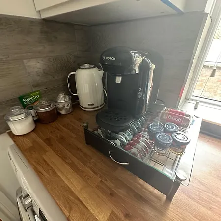 Windmill - Free Parking Holiday home London
