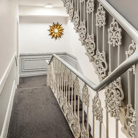 Hotel Princes Square