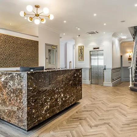 Hotel Princes Square 4*