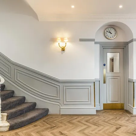 Princes Square 4* Londyn
