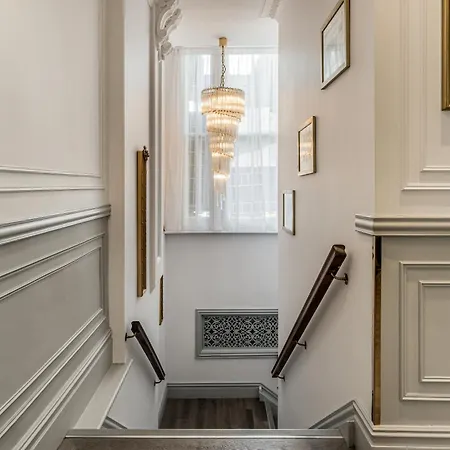 Princes Square 4* Londyn