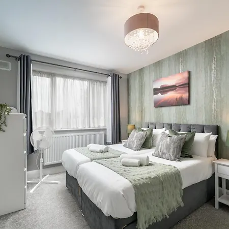 Lux 3bed Near Wembley With Parking By Oceana Group - Sleeps 8 Apartment Harrow
