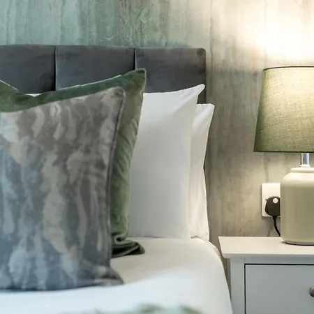 Lux 3bed Near Wembley With Parking By Oceana Group - Sleeps 8 Harrow