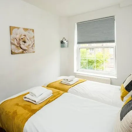 Cosy 3bd For 6 / 6 Beds Apartment London