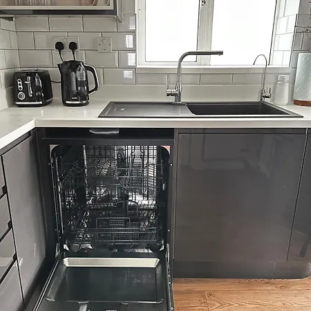 2-br Flat With Style And Comfort In St John's Wood London