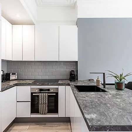 Stylish Hideaway Flat At Milton Park Highgate