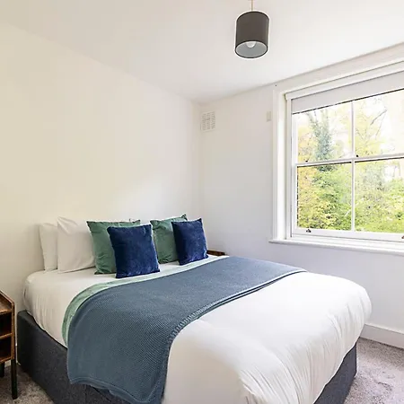 Stylish Hideaway Flat At Milton Park Highgate