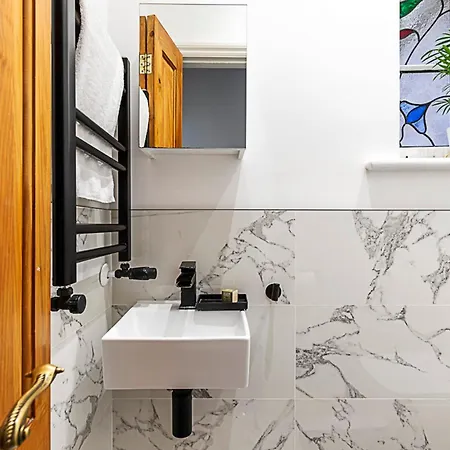 Stylish Hideaway Flat At Milton Park Highgate *