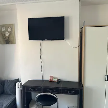 Homestay Large Double Ovo Wembley Stadium
