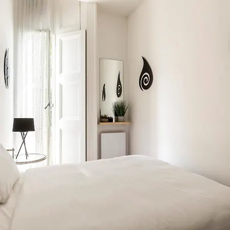 Classic Victorian Flat With Terrace Apartment *