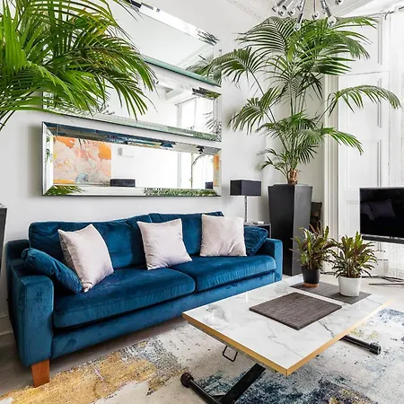 Classic Victorian Flat With Terrace *