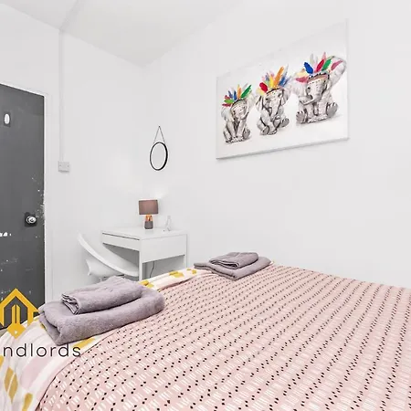 Fantastic 4 Bedroom In Russell Square *