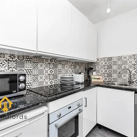 아파트 Fantastic 4 Bedroom In Russell Square 런던