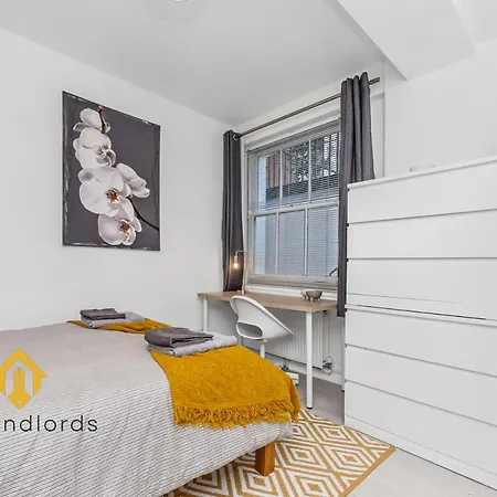Fantastic 4 Bedroom In Russell Square * London