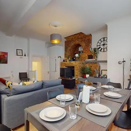 Apartment Unique & Cosy Retreat London
