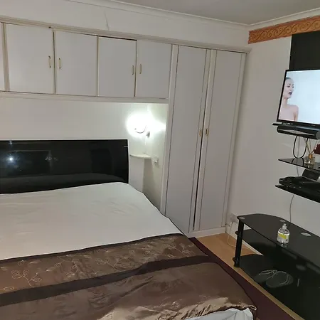 Private Cosy Roomz Homestay London