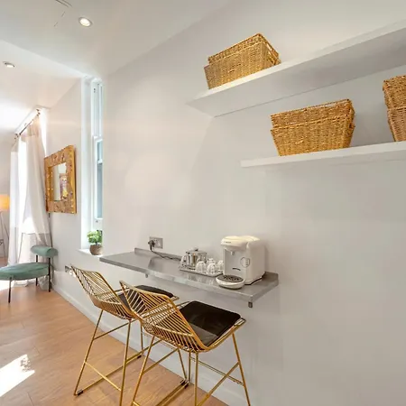 Designer Victorian Flat With Large Terrace Appartamento