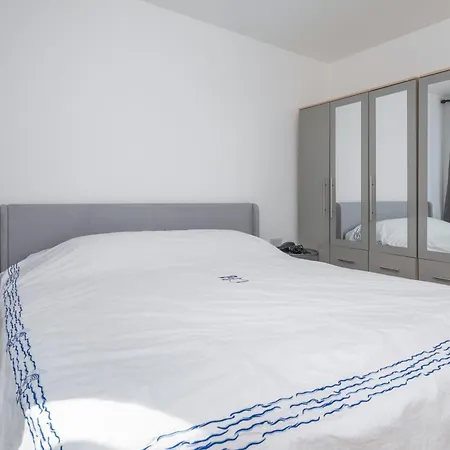 Brand-new Contemporary Flat In Bermondsey * London