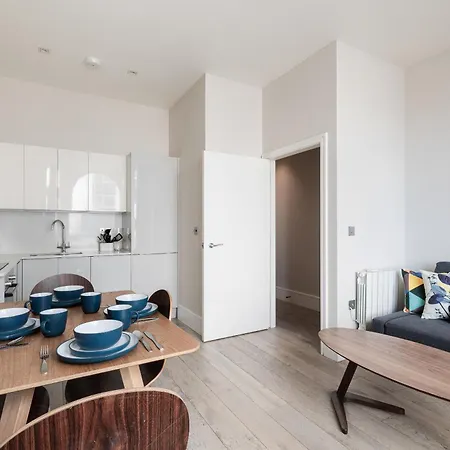 Apartment Superb Opposite Edgware Road Station *