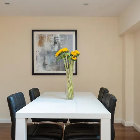 Luxury 2 Bedroom Flat In Holborn London