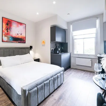 The Notting Hill's * London