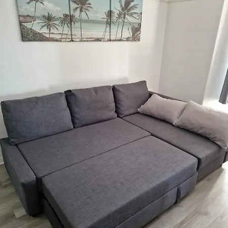 Apartment Comfortable 2 Bedrooms Flat In Oval *