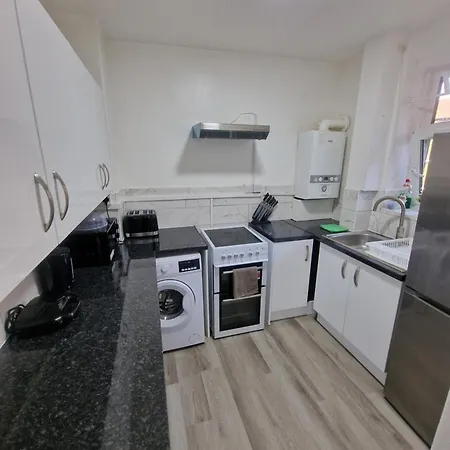 Comfortable 2 Bedrooms Flat In Oval Apartment London