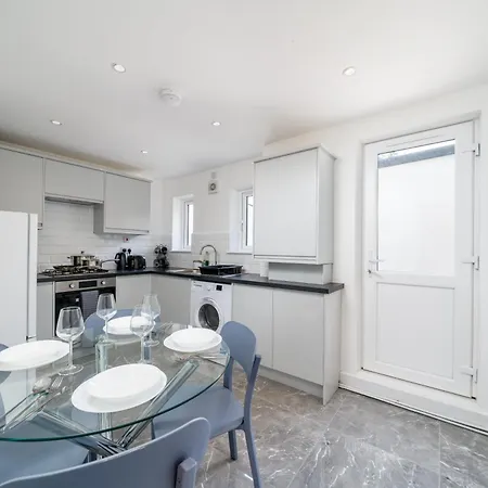 Exquisite 2 Bed Near Excel & 02 Arena With Parking London