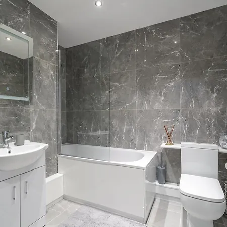 Exquisite 2 Bed Near Excel & 02 Arena With Parking Apartment *