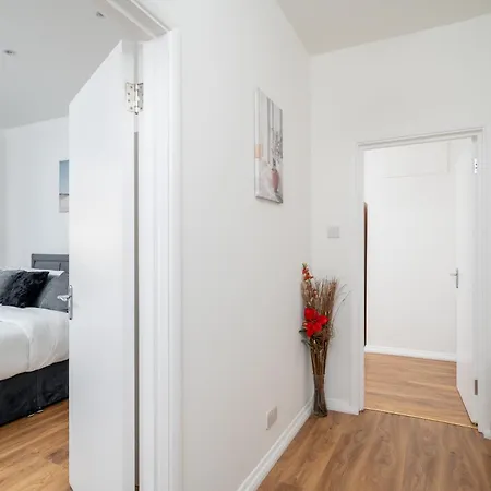 Exquisite 2 Bed Near Excel & 02 Arena With Parking London