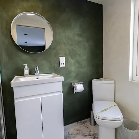 Guest house Paragraph Tottenham London