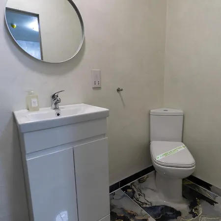 Guest house Paragraph Tottenham London