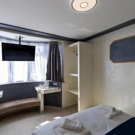 Guest house Paragraph Tottenham London