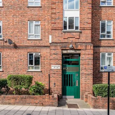 Two Bedroom By Livestay Short Lets & Serviced London, Clapham