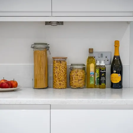 4br 2ba House By Livestay Short Lets & Serviced Near Oxford Circus With 2 Private Patios * Londra