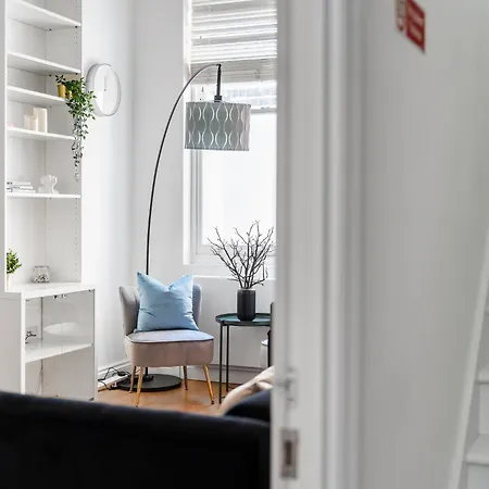 4br 2ba House By Livestay Short Lets & Serviced Near Oxford Circus With 2 Private Patios Tatil Evi Londra