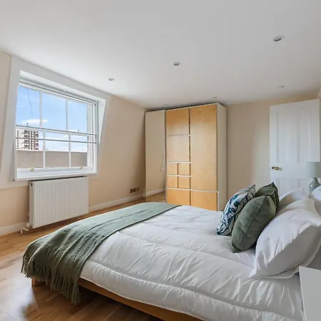 Parea Living - Spacious 4 Story House, Families, Big Groups * Londres