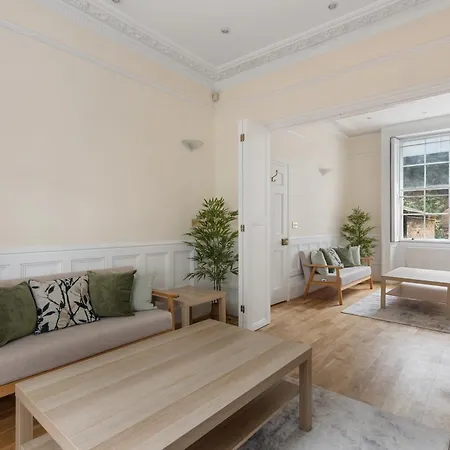 Apartment Parea Living - Spacious 4 Story House, Families, Big Groups *