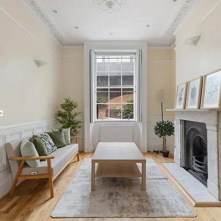 Parea Living - Spacious 4 Story House, Families, Big Groups Apartment