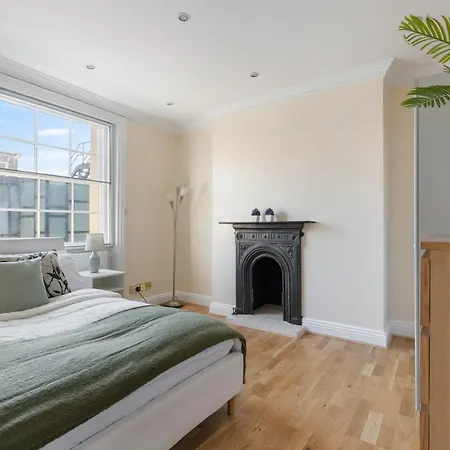 Apartment Parea Living - Spacious 4 Story House, Families, Big Groups London