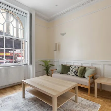 Parea Living - Spacious 4 Story House, Families, Big Groups * London