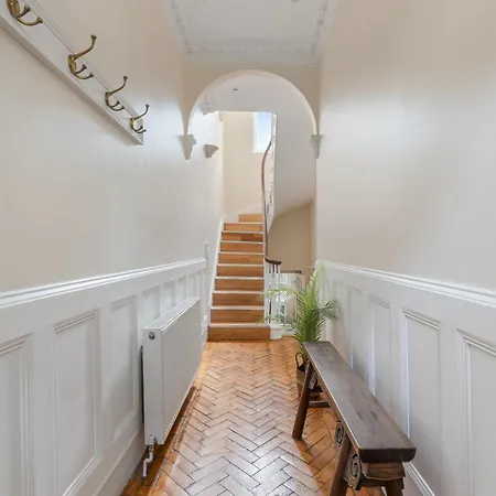 Apartment Parea Living - Spacious 4 Story House, Families, Big Groups London