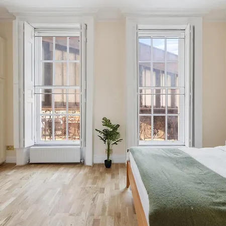 Parea Living - Spacious 4 Story House, Families, Big Groups * Londres